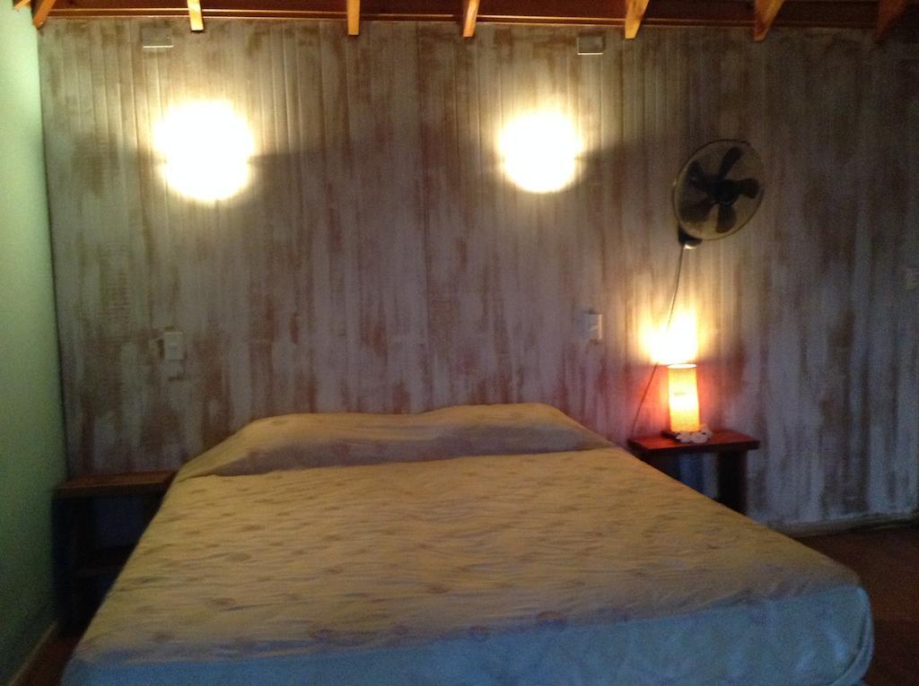 Mahia Hotel & Resto Hanga Roa Værelse billede